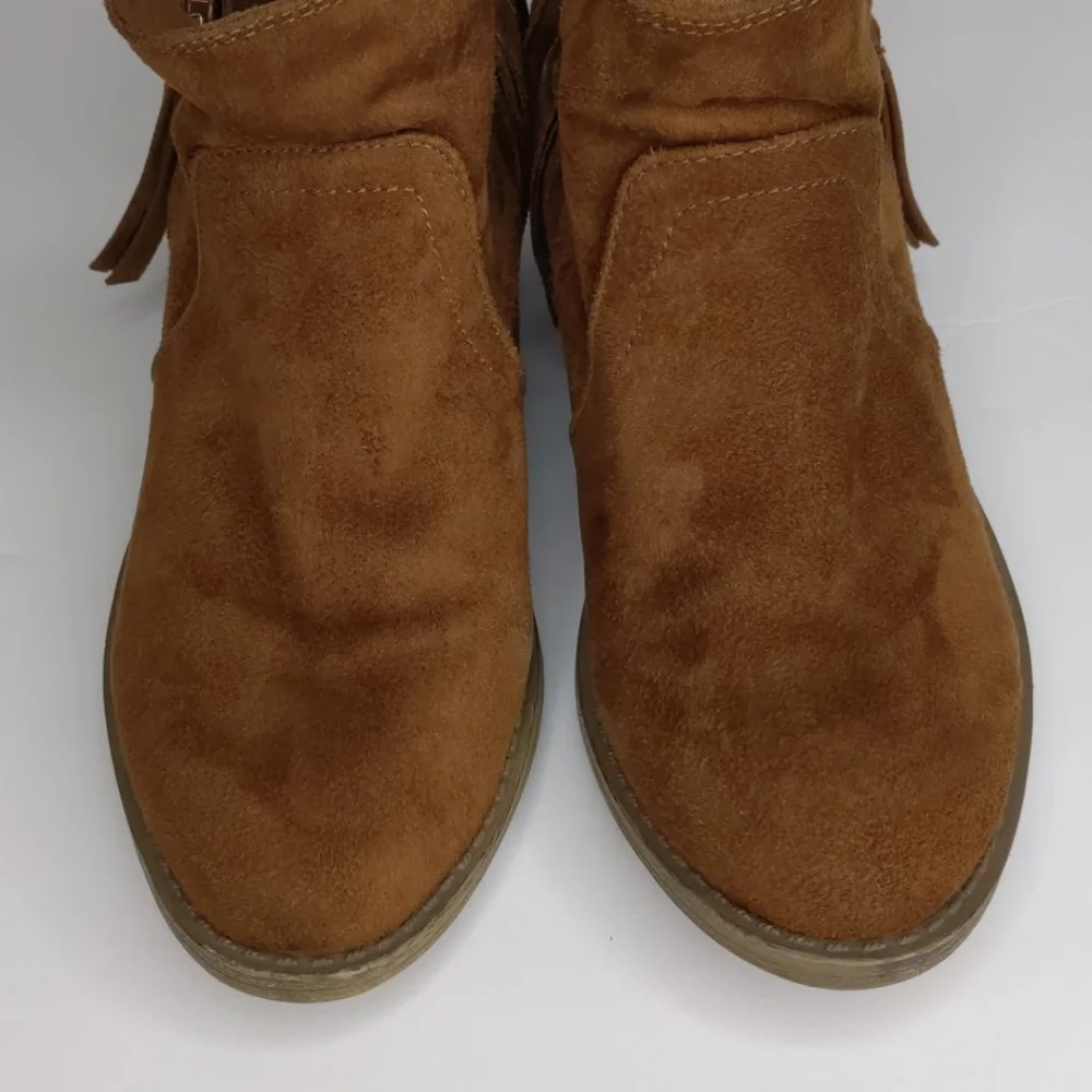 Sey Esteem Fringe Booties Size 6M camel brown color